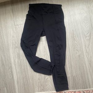 LULULEMON black cropped leggings